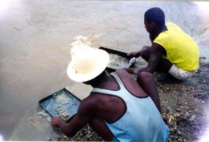 Modern Day Miners in Madagascar Source: http://www.thenaturalsapphirecompany.com/t-education_sapphire_mining/